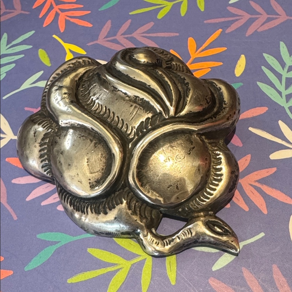 Silver Floral Brooch- Magnolia Pearl style